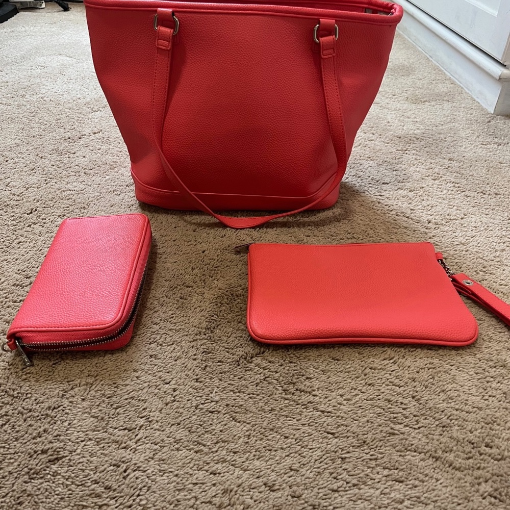 Thirty One Handbag Set in Calypso Coral